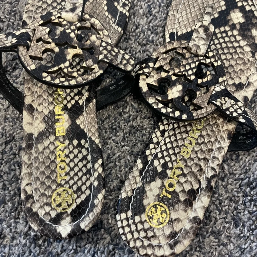 SOLD ✨NWOT Tory Burch Miller sandals - Picture 2 of 2